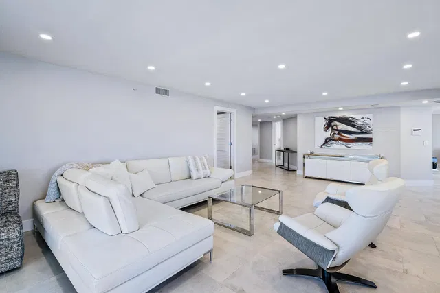 Corniche Singer Island Unit 2003 photo 4