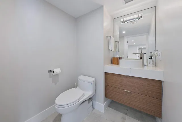 Corniche Singer Island Unit 2003 photo 16