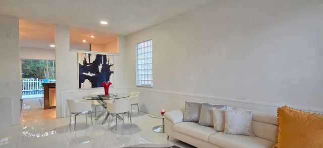 Residence photo 13
