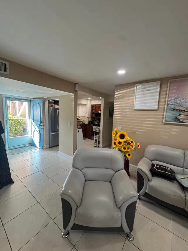 Unit 107 photo 14