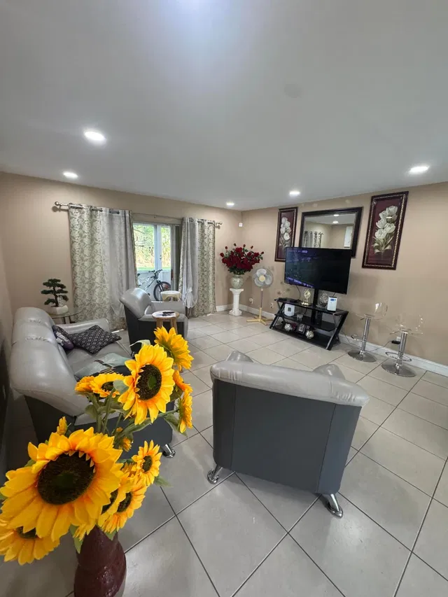 Unit 107 photo 15