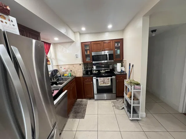 Unit 107 photo 20