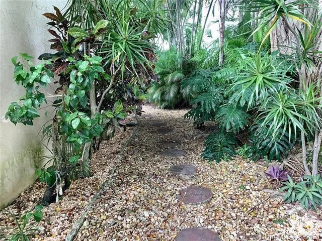  Residence photo 4