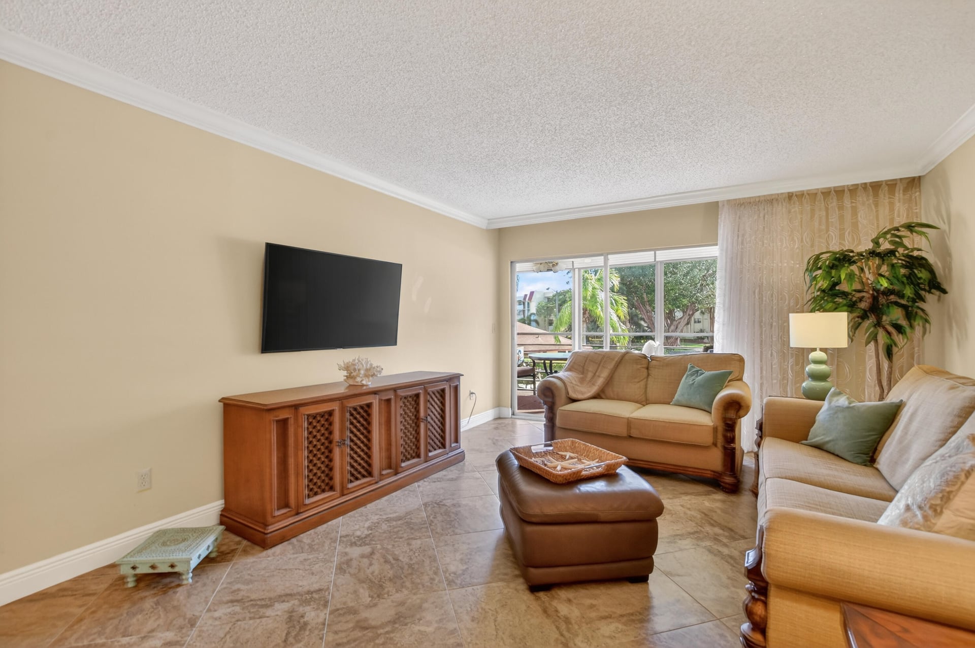 Unit 205 photo 8