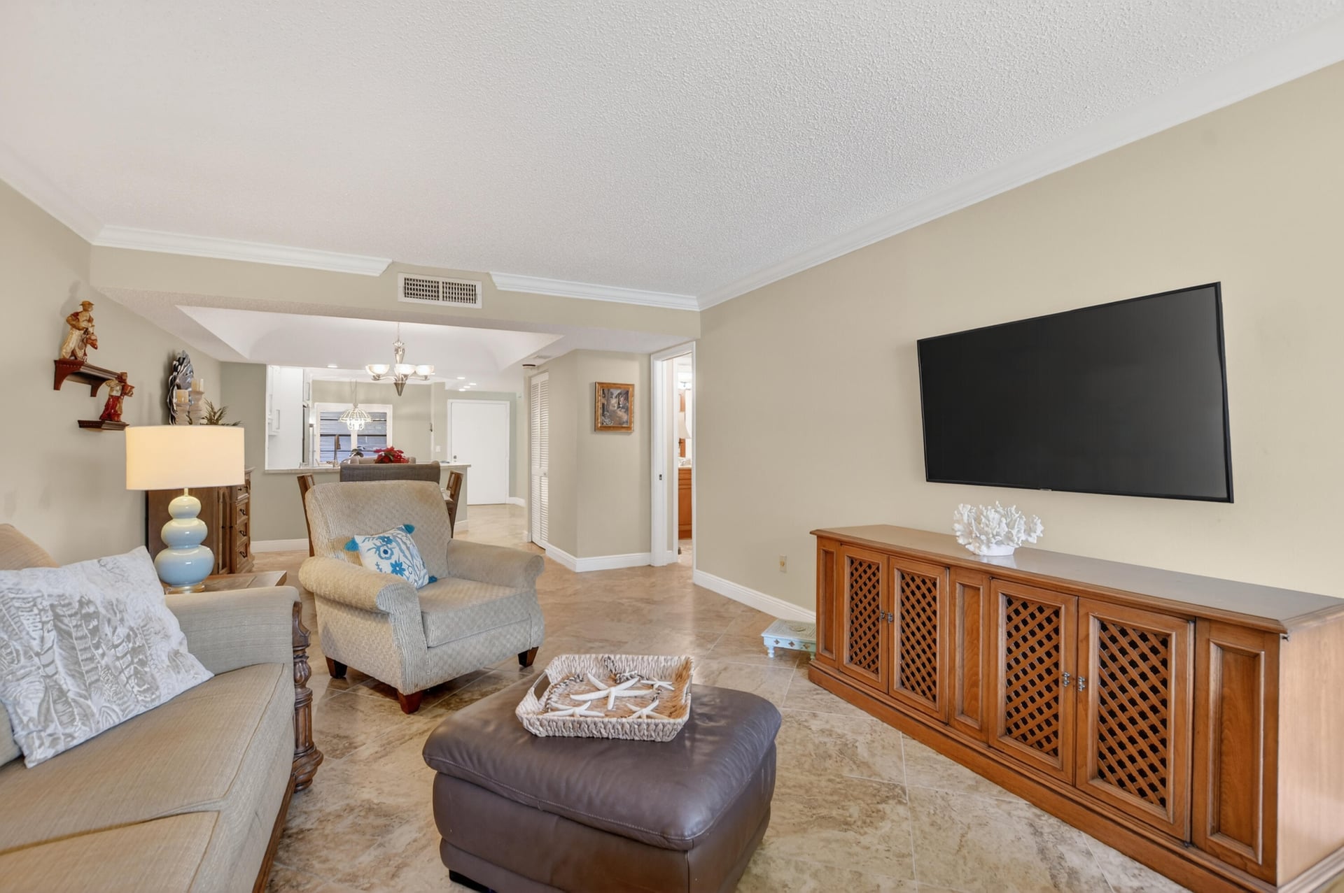Unit 205 photo 11