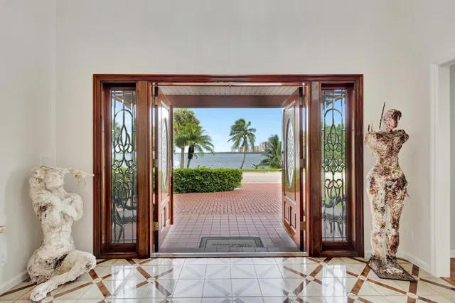 1141 Pine Point Road, West Palm Beach, FL 33404