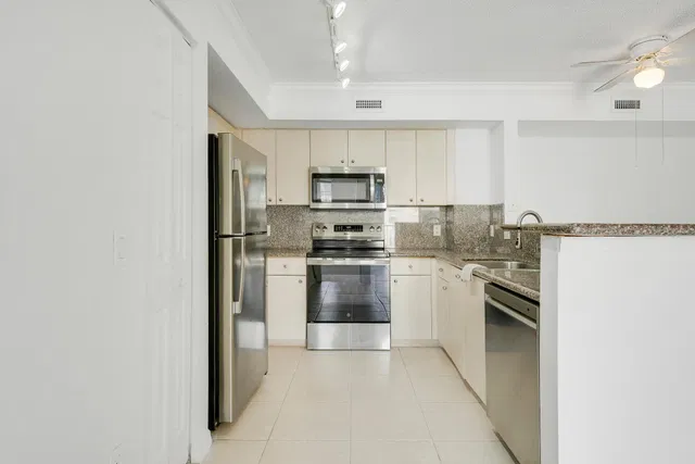 Flagler Pointe Unit 803 photo 3