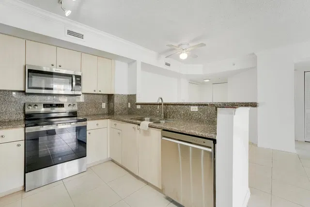 Flagler Pointe Unit 803 photo 4
