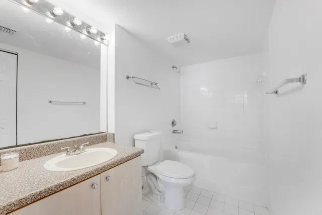 Flagler Pointe Unit 803 photo 9