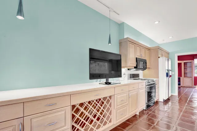 Frenchman's Creek Residence photo 9
