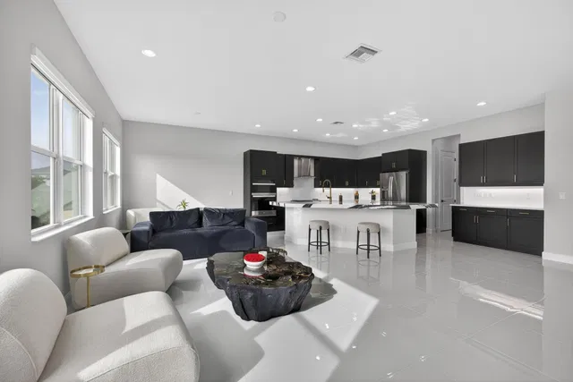  Residence photo 11
