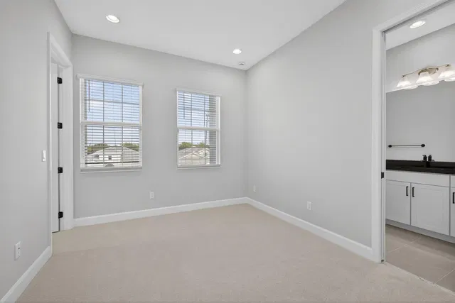  Residence photo 35