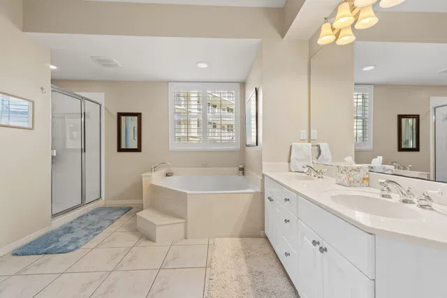Unit 122 photo 13
