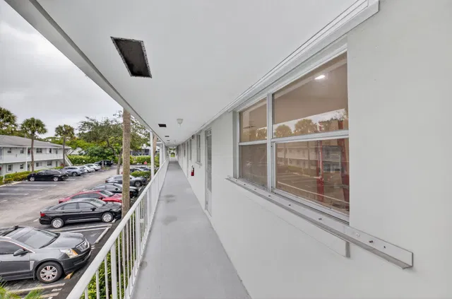 Unit 312 photo 2