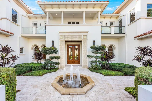 Royal Palm Yacht and Country Club Residence photo 8