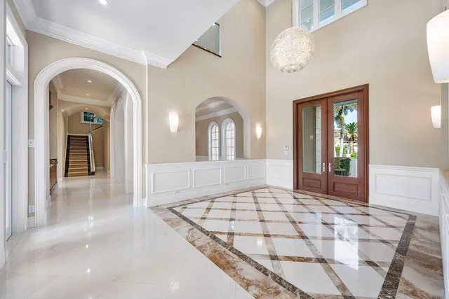 Royal Palm Yacht and Country Club Residence photo 10