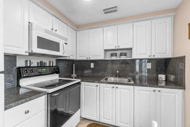 Residence photo 9