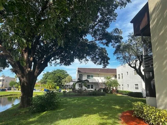 Residence photo 32