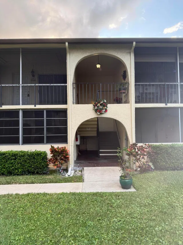 Unit C-2 photo 10