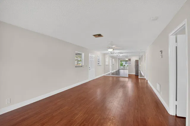  Residence photo 12