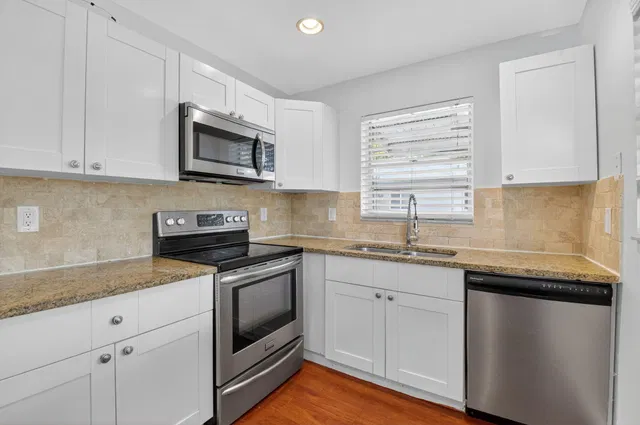  Residence photo 17