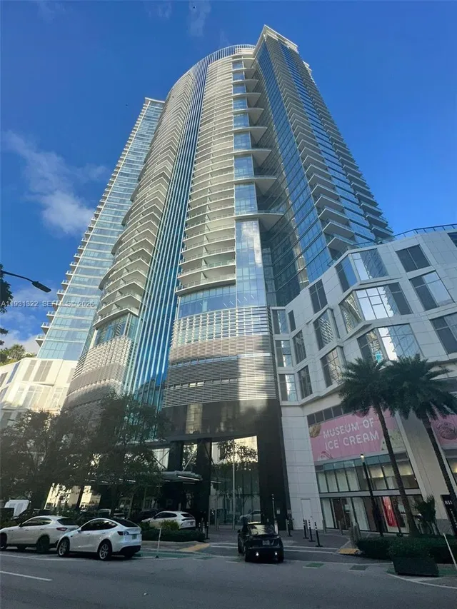 Paramount Miami Worldcenter 2212