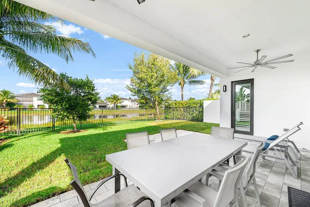 Boca Bridges Residence photo 27