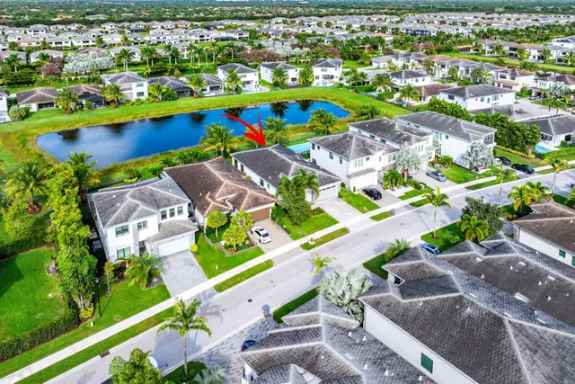 Boca Bridges Residence photo 32