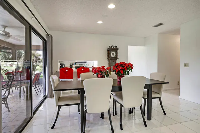 Eastpointe Country Club Residence photo 11