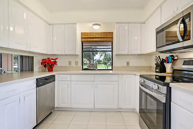 Eastpointe Country Club Residence photo 14