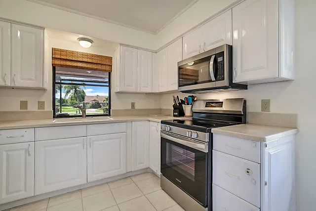 Eastpointe Country Club Residence photo 16