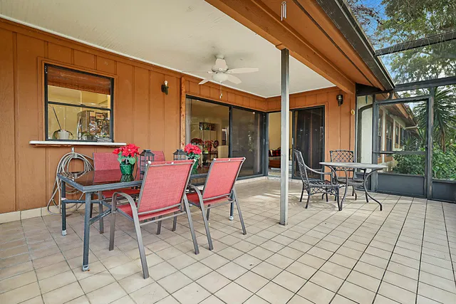 Eastpointe Country Club Residence photo 29