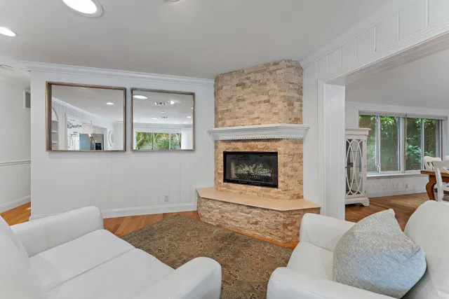  Residence photo 30
