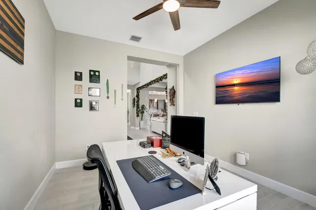 Residence photo 24