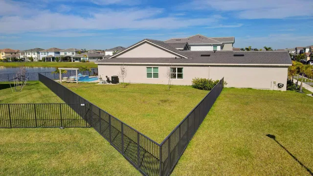 Residence photo 33