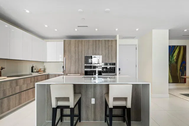 Amrit Ocean Resort & Residences Unit H1602 photo 5