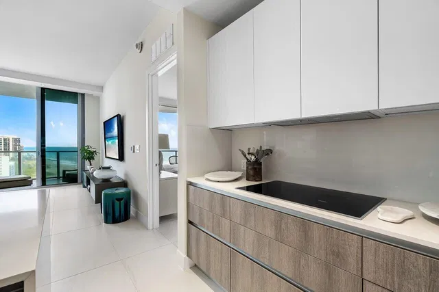 Amrit Ocean Resort & Residences Unit H1602 photo 9