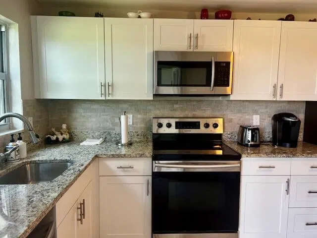 Unit 304 photo 2