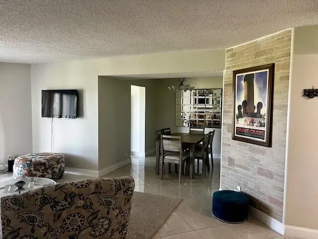 Unit 304 photo 6