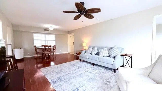 Unit 243 photo 6
