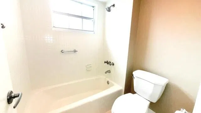 Unit 243 photo 21
