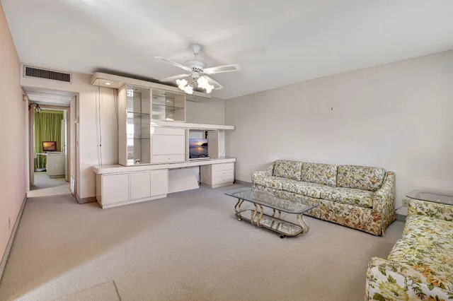 Residence photo 7