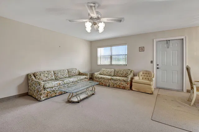 Residence photo 8