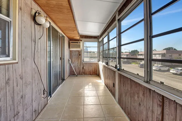 Residence photo 28