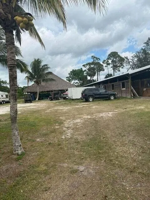 Residence photo 2