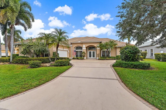 Monarch Country Club Residence photo 4