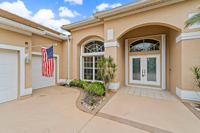 Monarch Country Club Residence photo 8