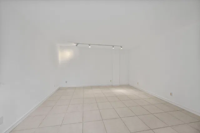  Unit 2e photo 21