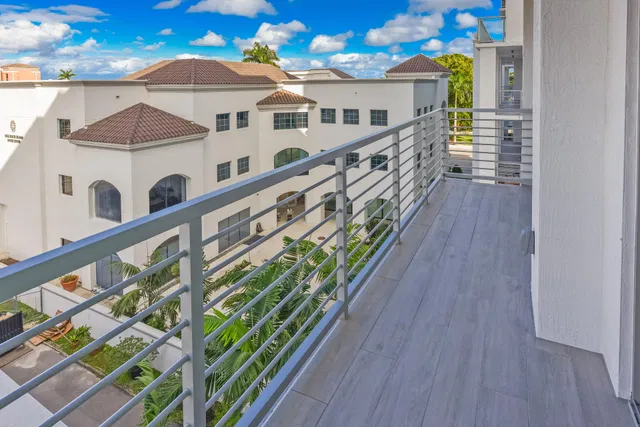 Royal Palm Residences Boca Raton Unit 403 photo 23