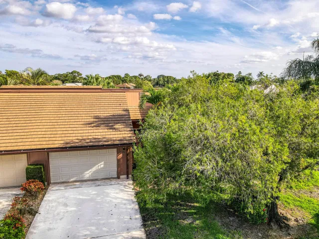 Eastpointe Country Club Residence photo 19